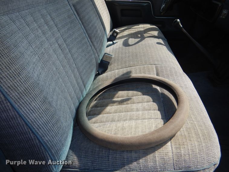 image for item DG4935 1989 Ford F150 XLT pickup truck