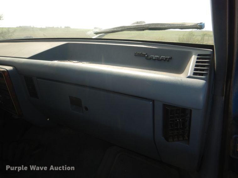 image for item DG4935 1989 Ford F150 XLT pickup truck