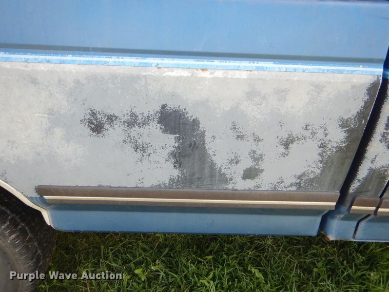 image for item DG4935 1989 Ford F150 XLT pickup truck