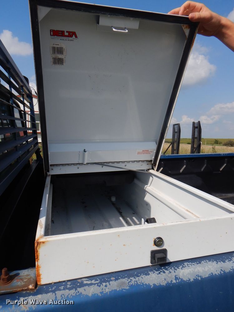 image for item DG4935 1989 Ford F150 XLT pickup truck