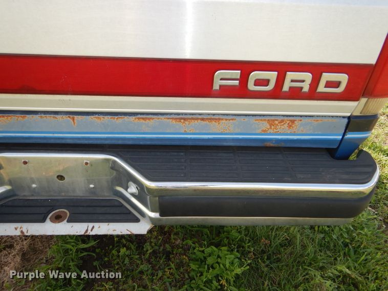 image for item DG4935 1989 Ford F150 XLT pickup truck