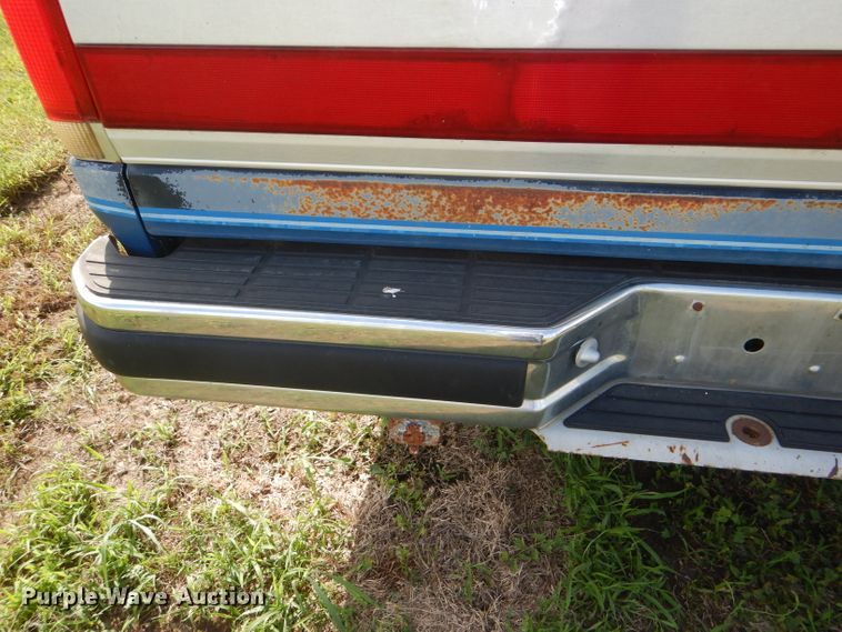 image for item DG4935 1989 Ford F150 XLT pickup truck