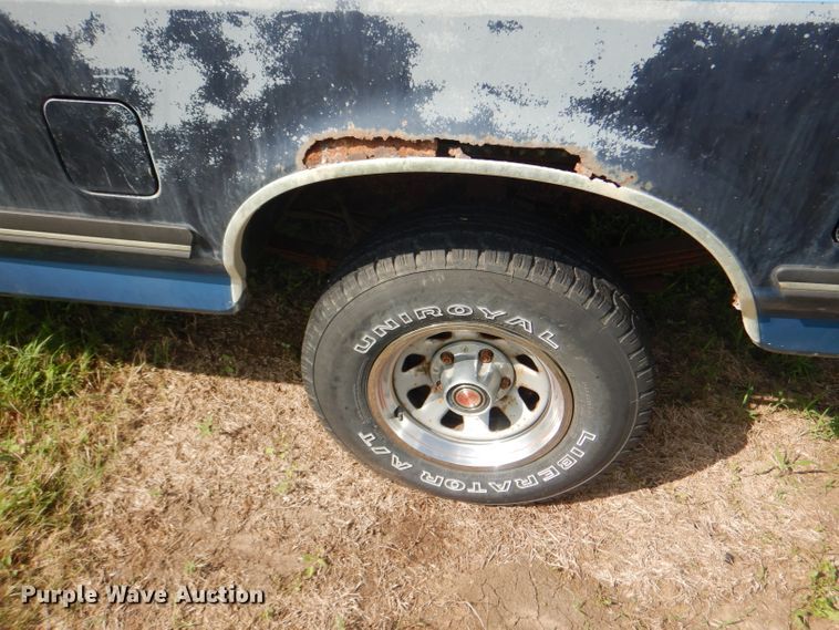 image for item DG4935 1989 Ford F150 XLT pickup truck