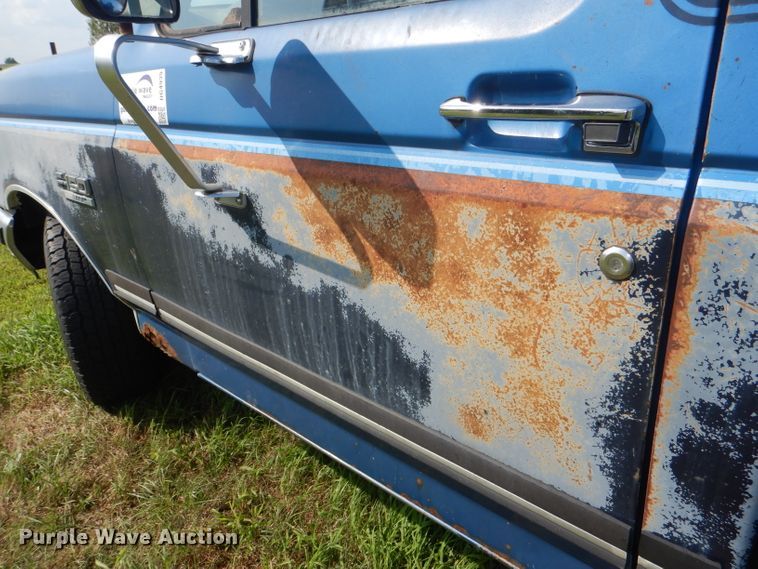 image for item DG4935 1989 Ford F150 XLT pickup truck