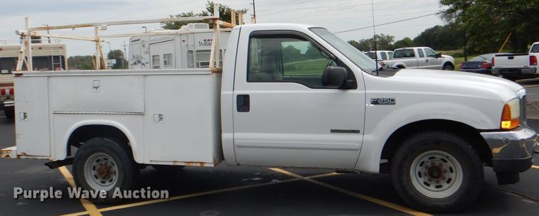 image for item DG4948 2001 Ford F250 Super Duty pickup truck