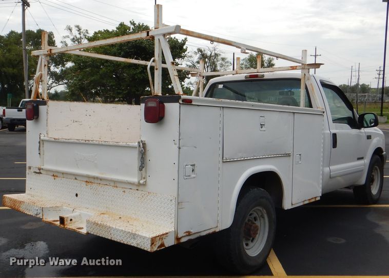image for item DG4948 2001 Ford F250 Super Duty pickup truck