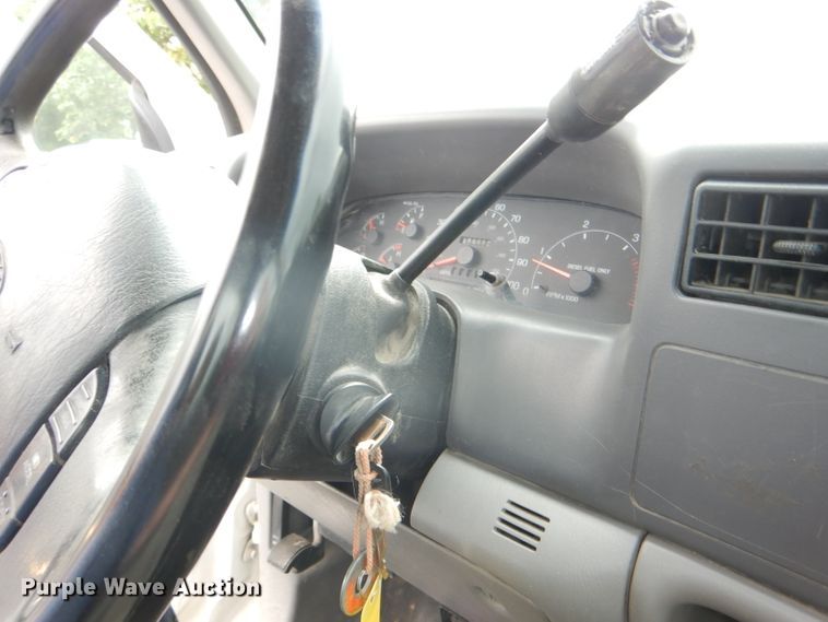 image for item DG4948 2001 Ford F250 Super Duty pickup truck