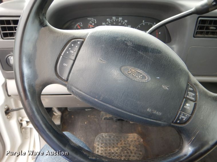 image for item DG4948 2001 Ford F250 Super Duty pickup truck