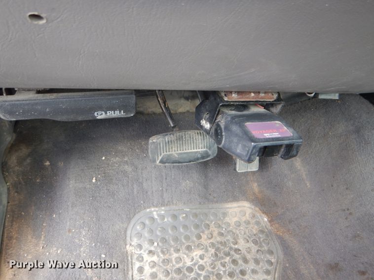 image for item DG4948 2001 Ford F250 Super Duty pickup truck