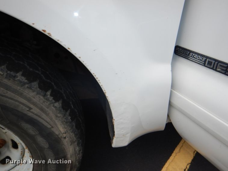 image for item DG4948 2001 Ford F250 Super Duty pickup truck