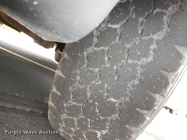 image for item DG4948 2001 Ford F250 Super Duty pickup truck