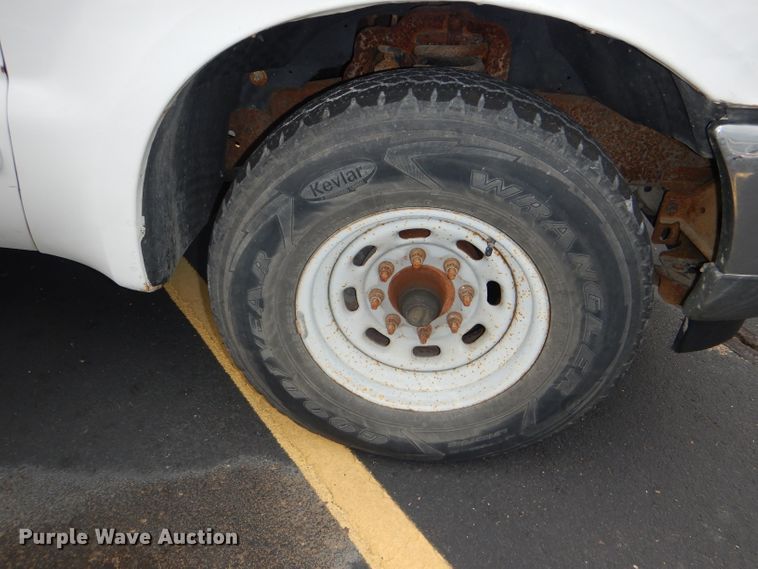 image for item DG4948 2001 Ford F250 Super Duty pickup truck