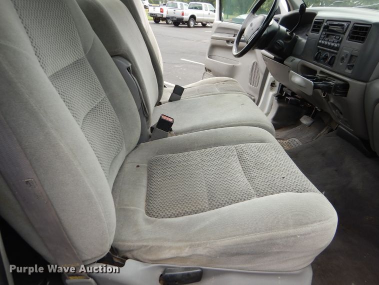 image for item DG4948 2001 Ford F250 Super Duty pickup truck