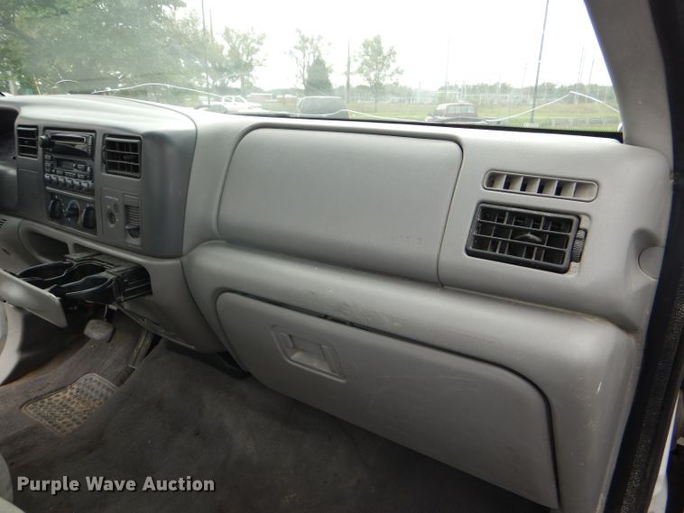 image for item DG4948 2001 Ford F250 Super Duty pickup truck