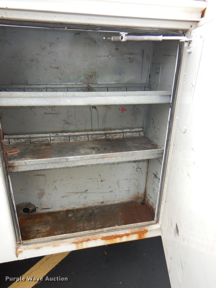 image for item DG4948 2001 Ford F250 Super Duty pickup truck