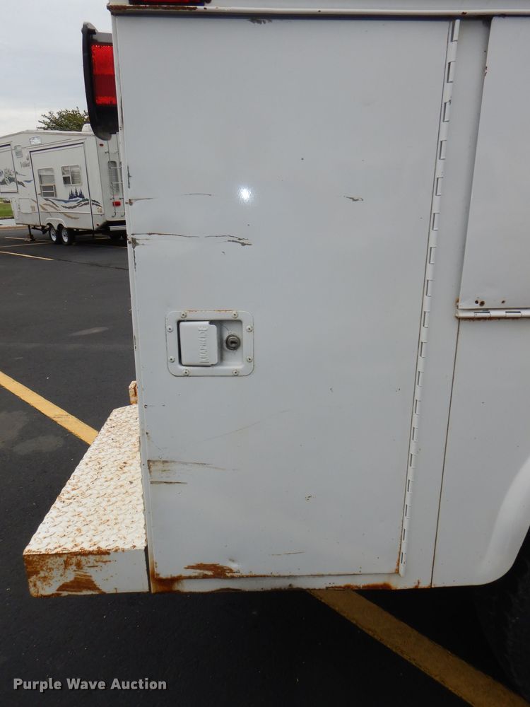 image for item DG4948 2001 Ford F250 Super Duty pickup truck