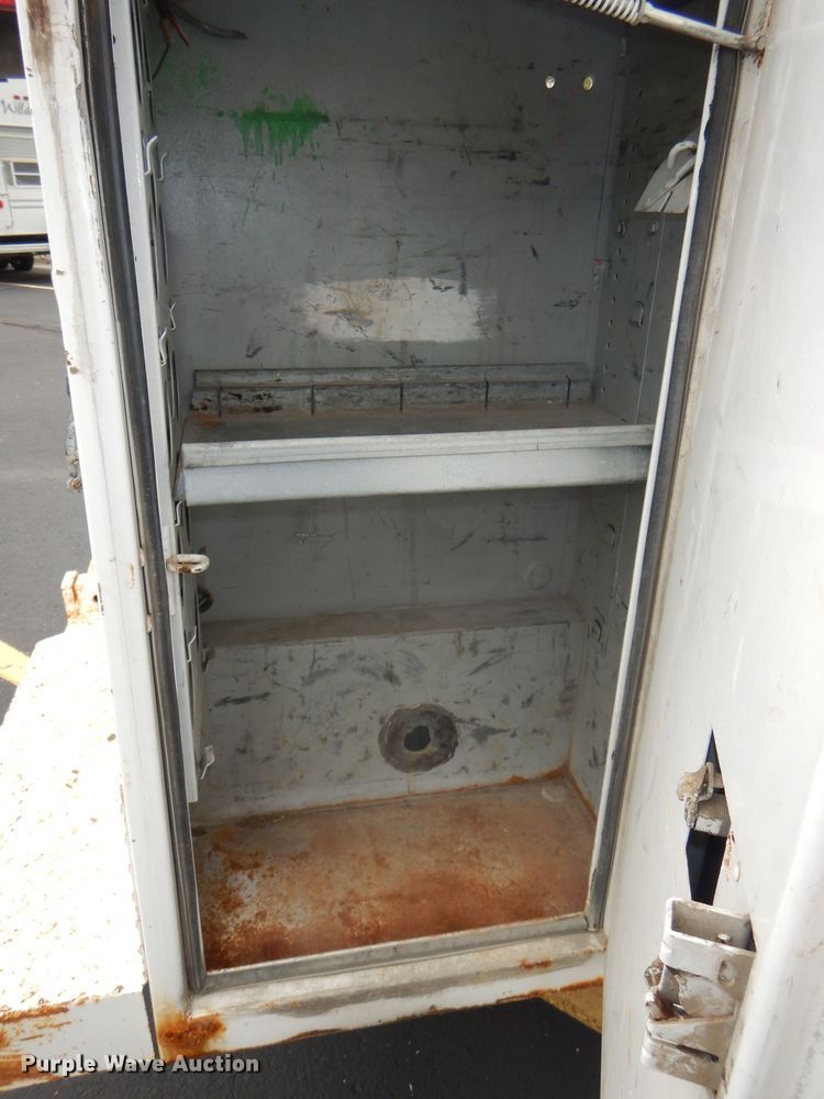 image for item DG4948 2001 Ford F250 Super Duty pickup truck