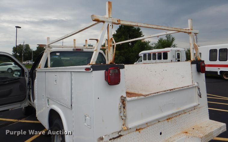 image for item DG4948 2001 Ford F250 Super Duty pickup truck