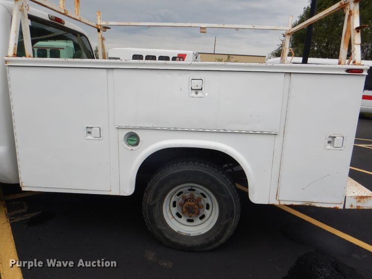 image for item DG4948 2001 Ford F250 Super Duty pickup truck