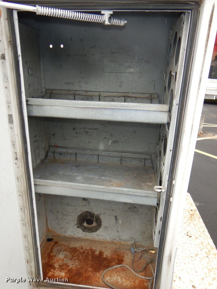 image for item DG4948 2001 Ford F250 Super Duty pickup truck