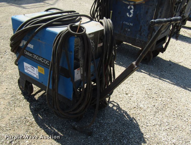 image for item DG8071 Miller Dialarc 250 AC/DC welder