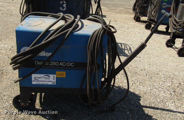 image for item DG8071 Miller Dialarc 250 AC/DC welder