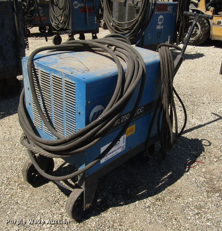 image for item DG8071 Miller Dialarc 250 AC/DC welder