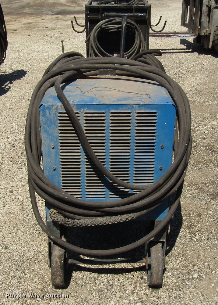 image for item DG8071 Miller Dialarc 250 AC/DC welder