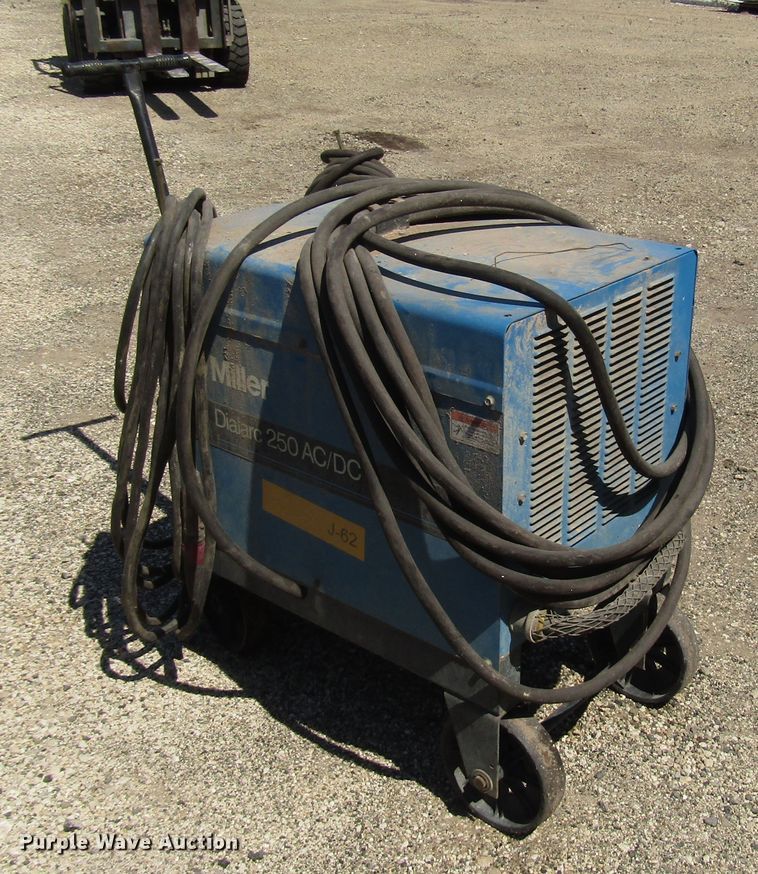 image for item DG8071 Miller Dialarc 250 AC/DC welder