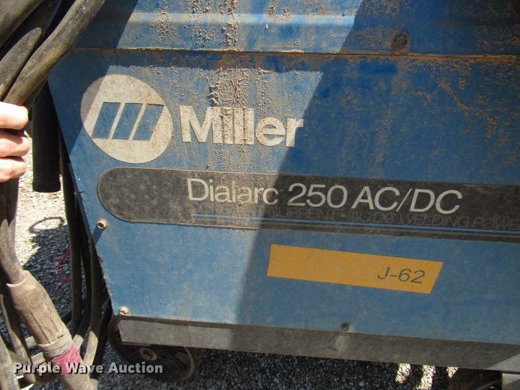 image for item DG8071 Miller Dialarc 250 AC/DC welder