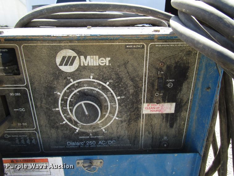 image for item DG8071 Miller Dialarc 250 AC/DC welder