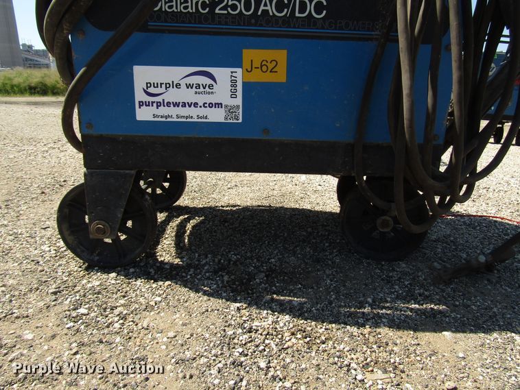 image for item DG8071 Miller Dialarc 250 AC/DC welder