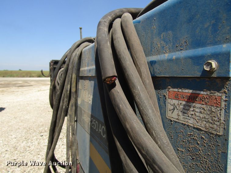 image for item DG8071 Miller Dialarc 250 AC/DC welder