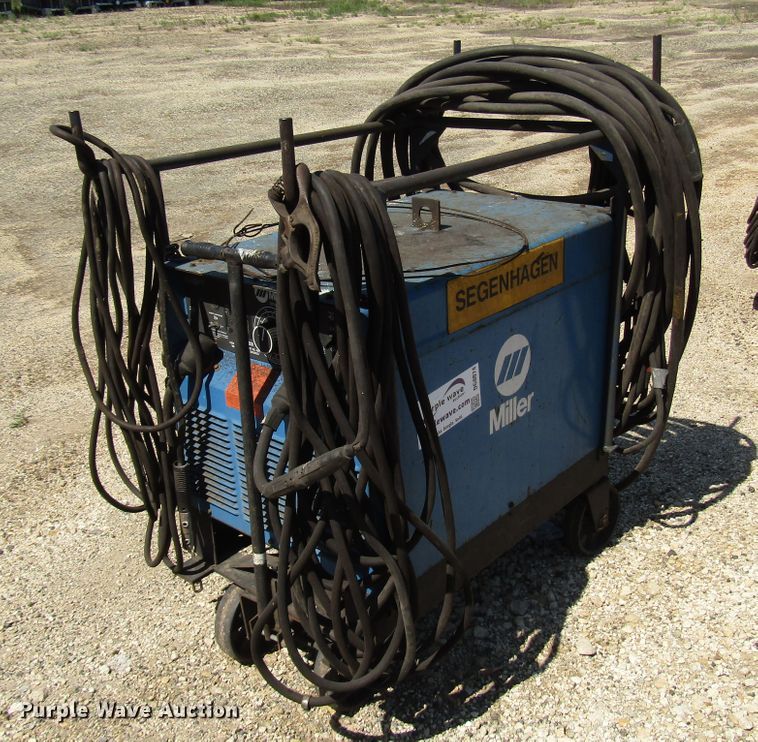 image for item DG8074 Miller SRH333 welder