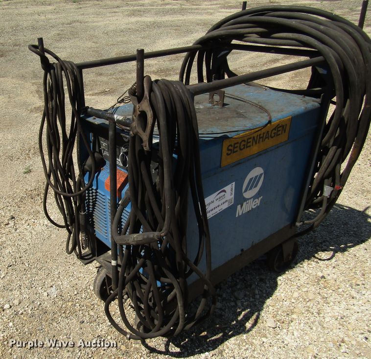image for item DG8074 Miller SRH333 welder
