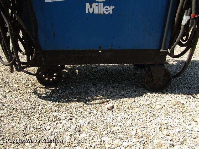 image for item DG8074 Miller SRH333 welder