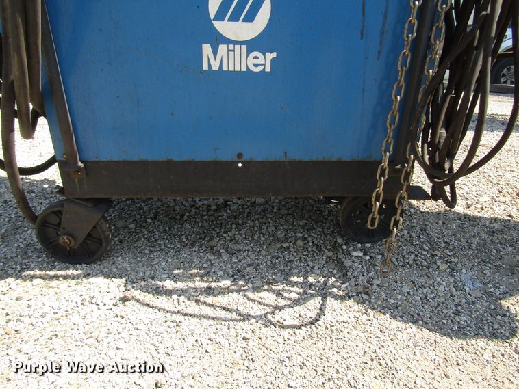 image for item DG8074 Miller SRH333 welder