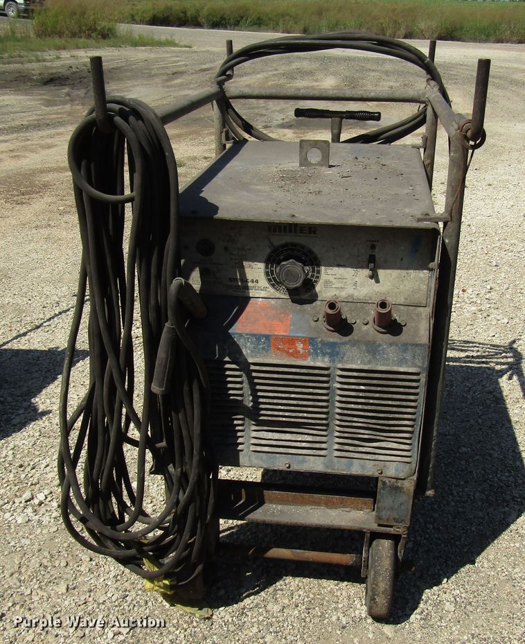 image for item DG8084 Miller SRH444 welder