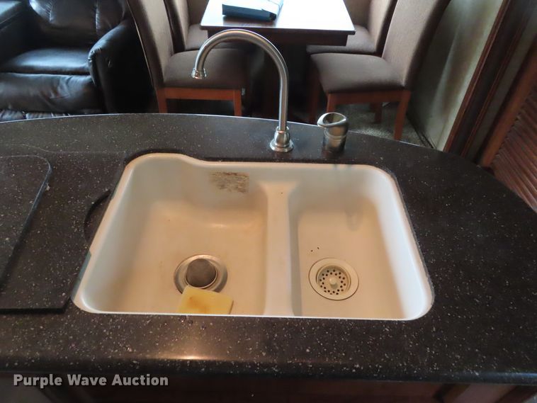 image for item DH0284 2014 Prime Time 295 camper