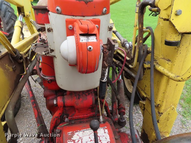 image for item DH0285 Ford 801 tractor