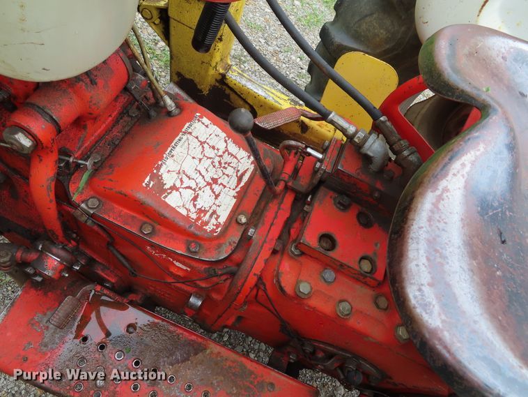image for item DH0285 Ford 801 tractor