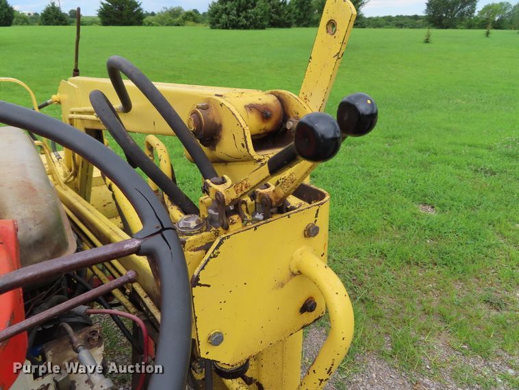 image for item DH0285 Ford 801 tractor
