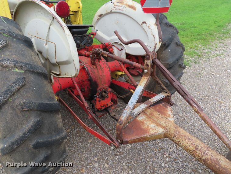 image for item DH0285 Ford 801 tractor