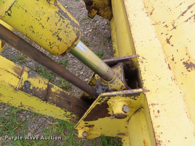 image for item DH0285 Ford 801 tractor