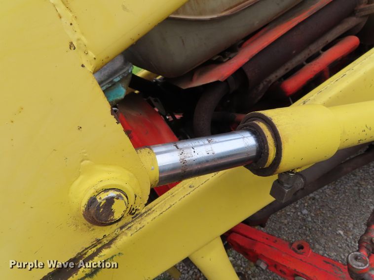 image for item DH0285 Ford 801 tractor