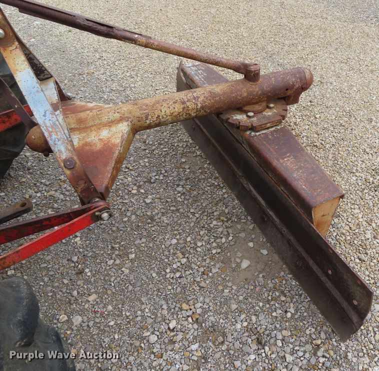 image for item DH0285 Ford 801 tractor