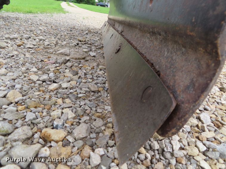 image for item DH0285 Ford 801 tractor