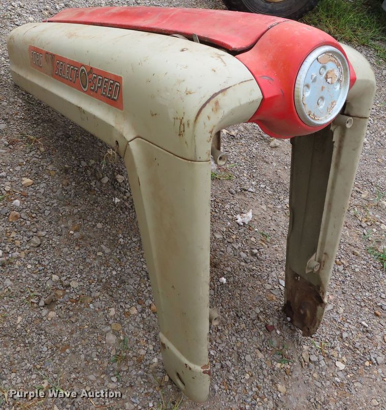 image for item DH0285 Ford 801 tractor