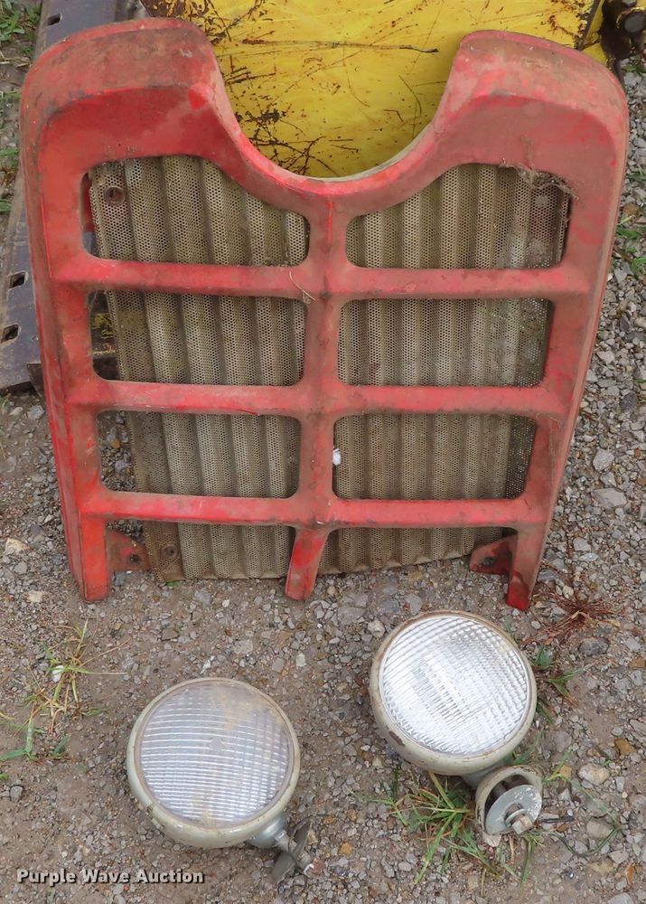 image for item DH0285 Ford 801 tractor