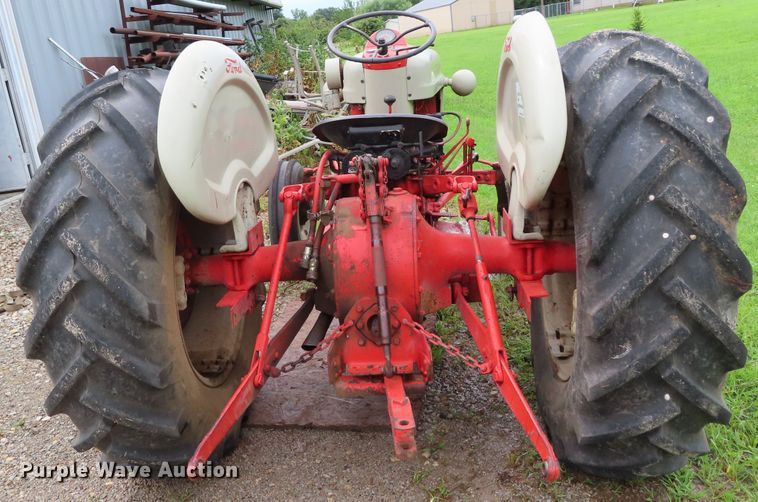 image for item DH0286 Ford 801 Powermaster tractor